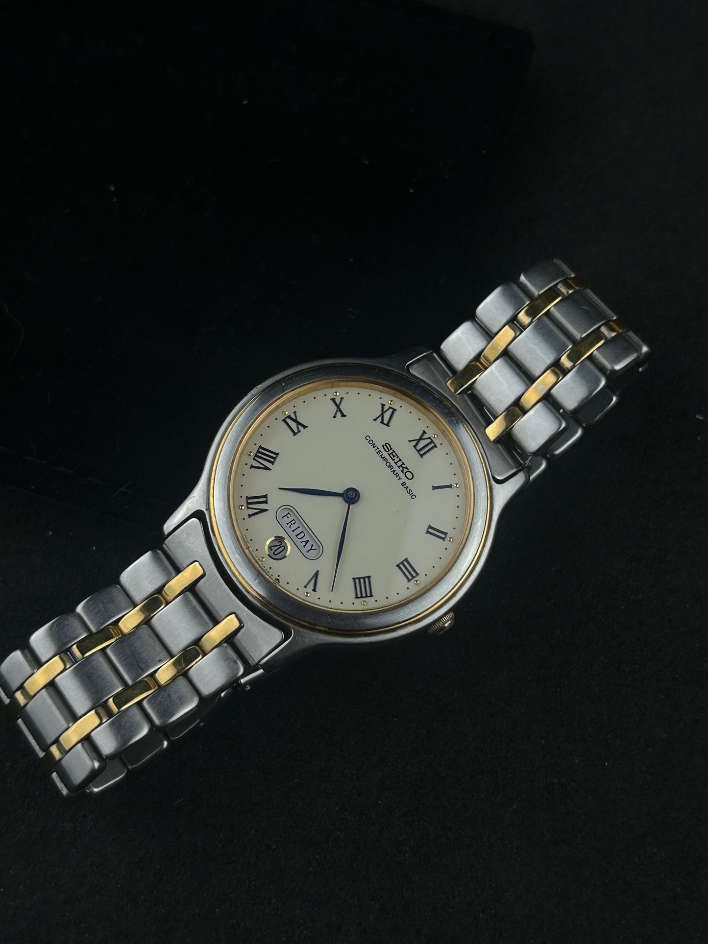 Seiko contemporary Basic