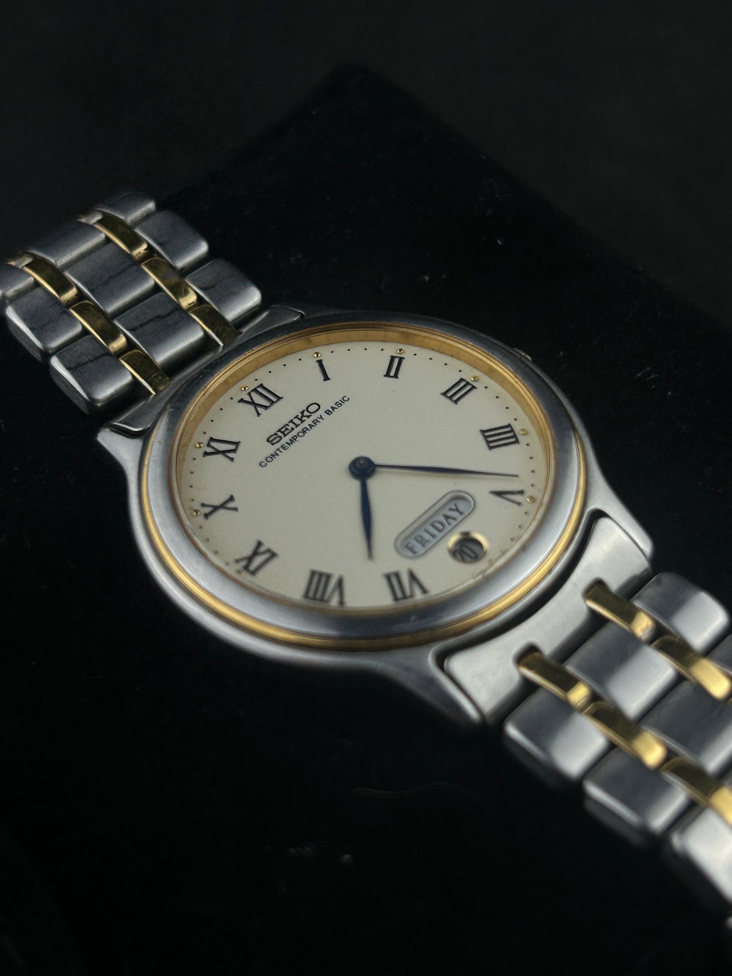 Seiko contemporary Basic