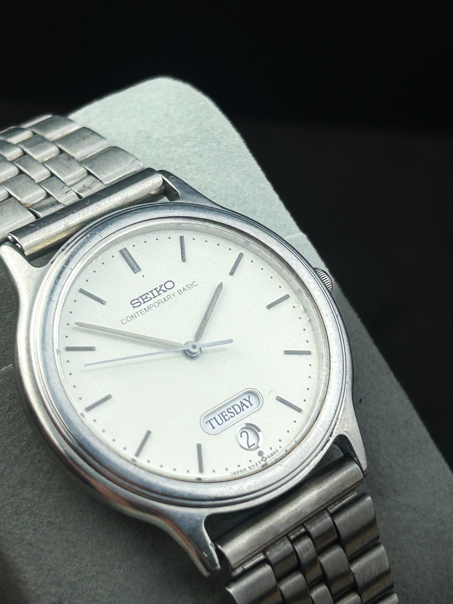 Seiko Contemporary Basic